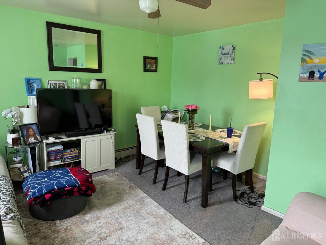 Apartment in Carteret, New Jersey, United States 5 - 17702879