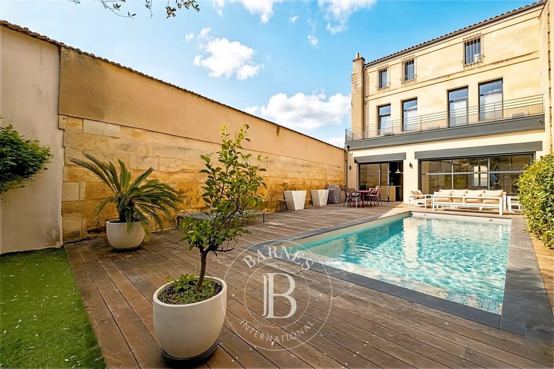 Townhouse in Capucins-Saint Michel-Nansouty-Saint Genès, Bordeaux, France 2 - 17704874