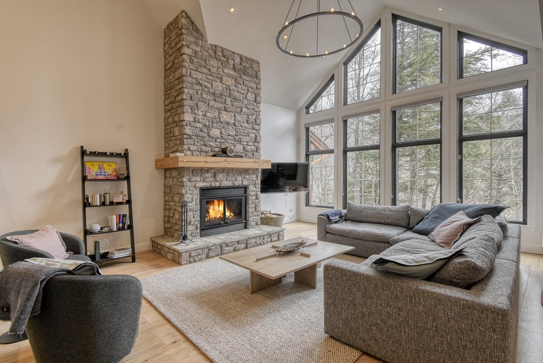 Condo in Mont-Tremblant, Quebec, Canada 1 - 15498872