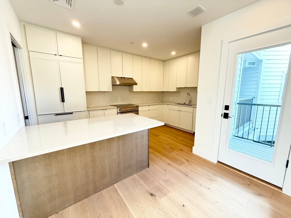House in Newton, Massachusetts, United States 1 - 17710093
