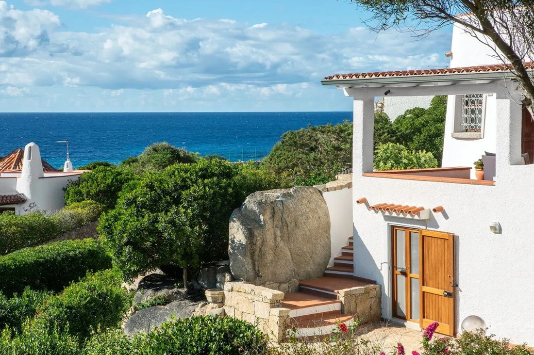 Villa in Santa Teresa Gallura, Sardinia, Italy 1 - 17708611