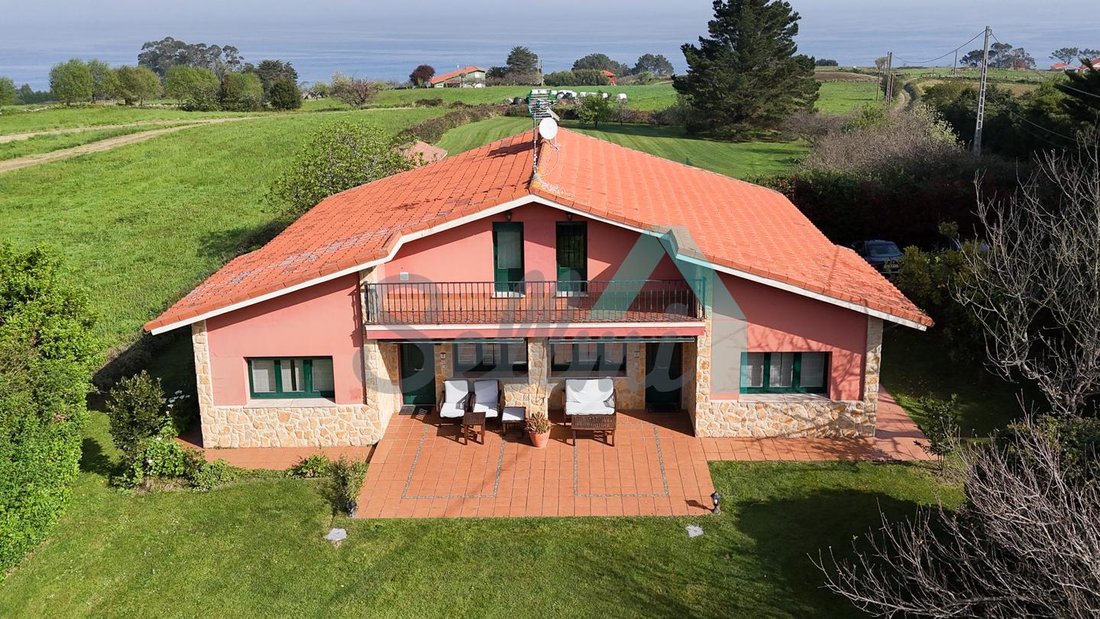 Villa in Villaviciosa, Asturias, Spain 2 - 17702965
