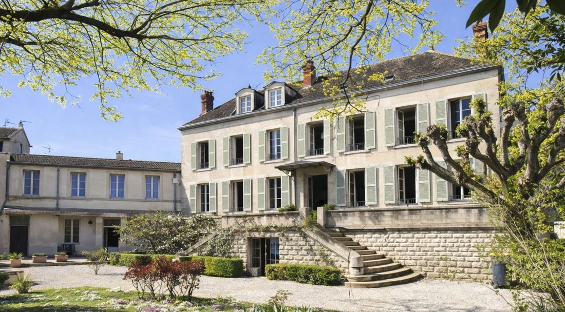 House in Chalon-sur-Saone, Bourgogne – Franche-Comté, France 1 - 17703832