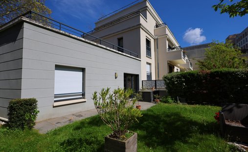 Apartment in Centre Ville-Sarments, Châtillon, France 1