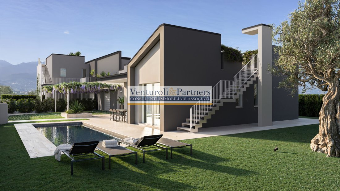 Villa in Moniga del Garda, Lombardy, Italy 1 - 17709218