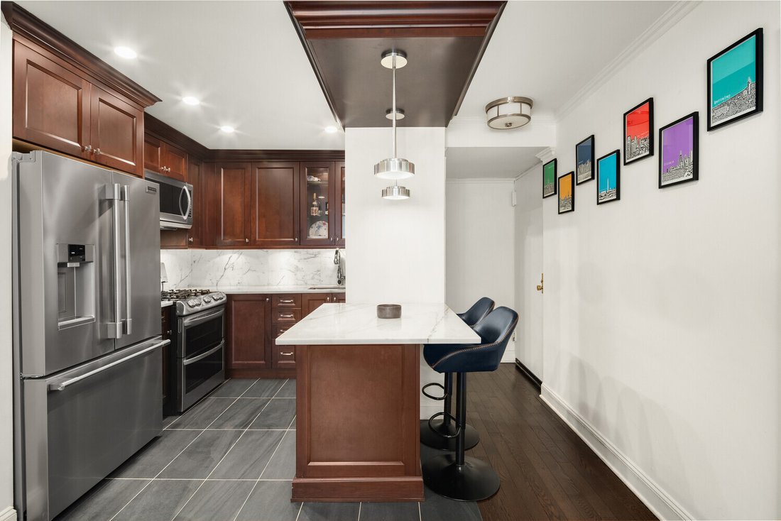 Co Op in New York, New York, United States 2 - 17438714
