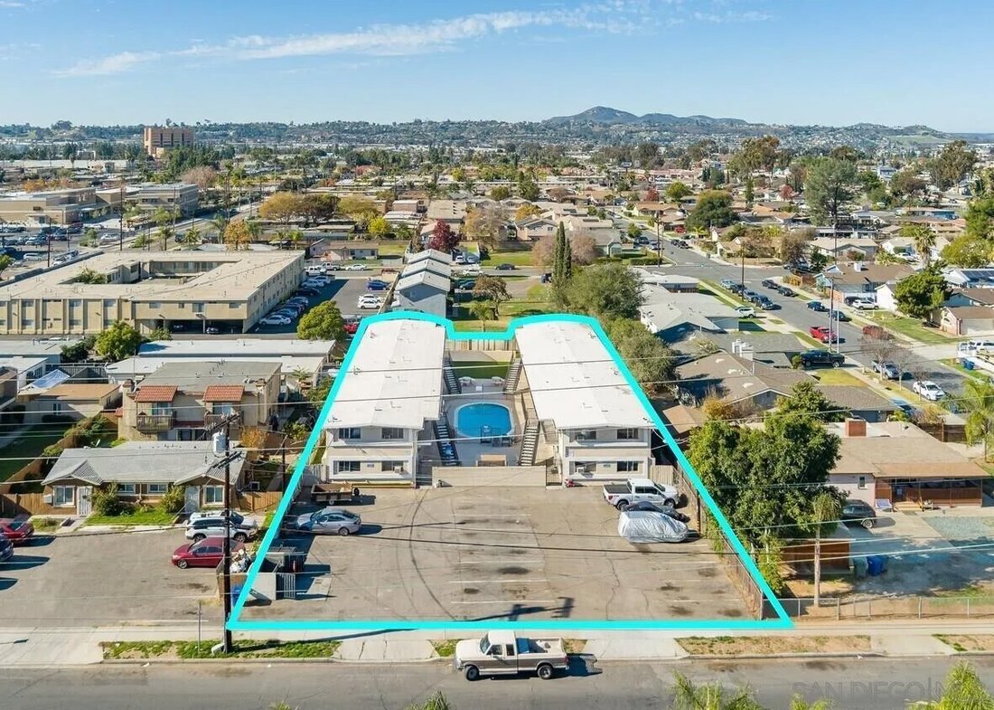 El Cajon, California, United States 1 - 17717871