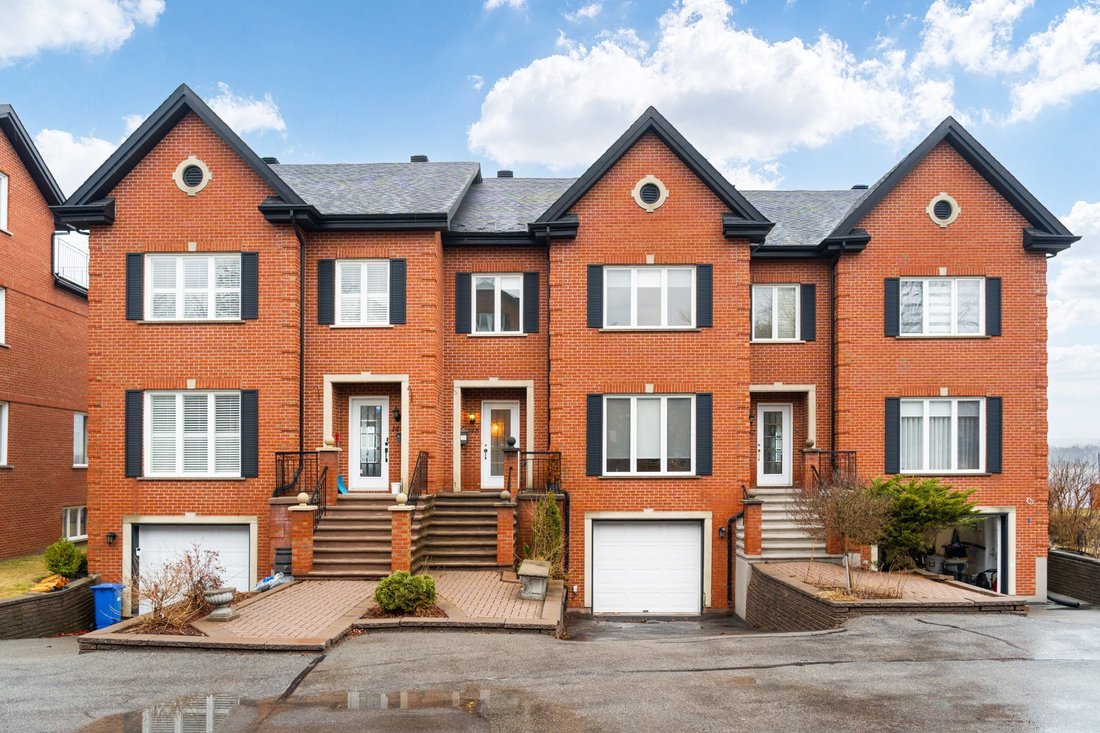 Condo in Sainte-Anne-de-Bellevue, Quebec, Canada 1 - 17714736
