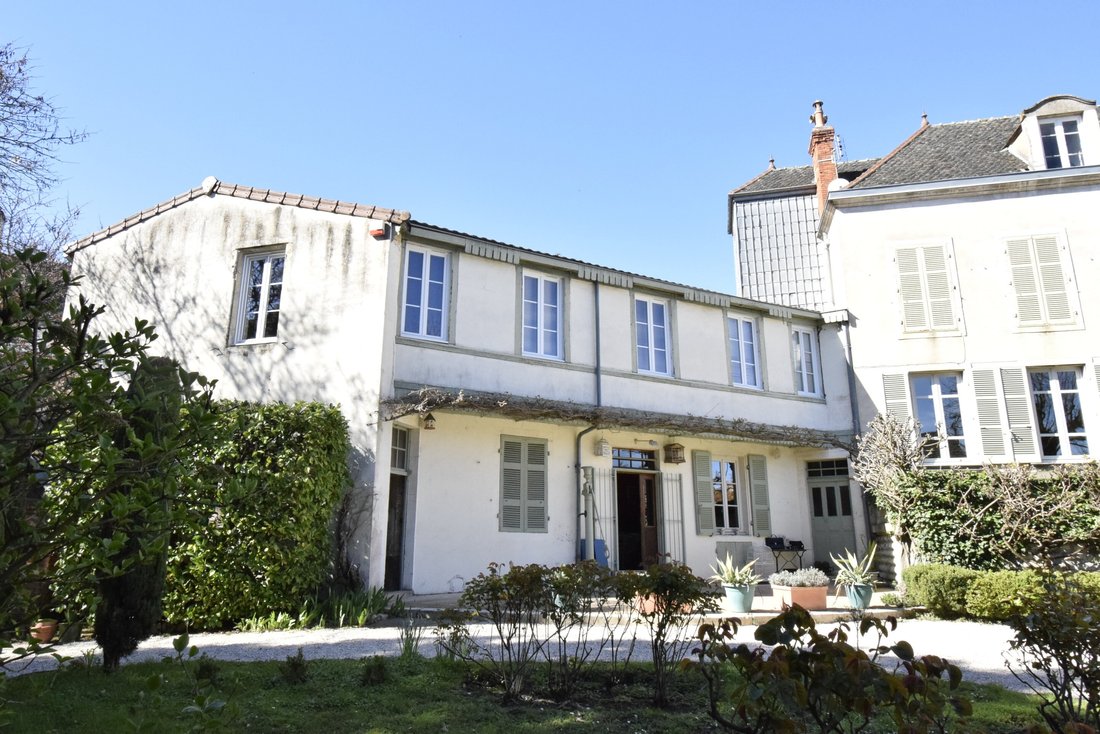 House in Chalon-sur-Saone, Bourgogne – Franche-Comté, France 3 - 17703832