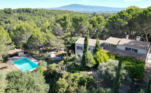 House in Zone Rurale Sud, Carpentras, France 1