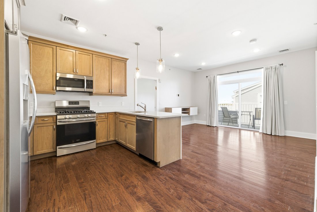 Condo in East Rockaway, New York, United States 3 - 17688524