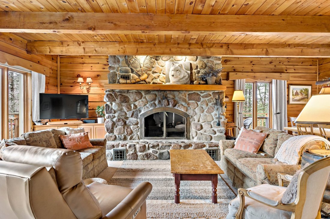 House in Mont-Tremblant, Quebec, Canada 5 - 17703129