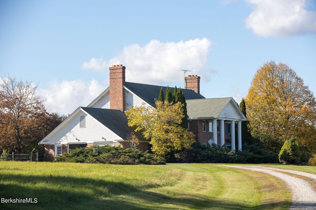 House in Mount Washington, Massachusetts, United States 3 - 17710089