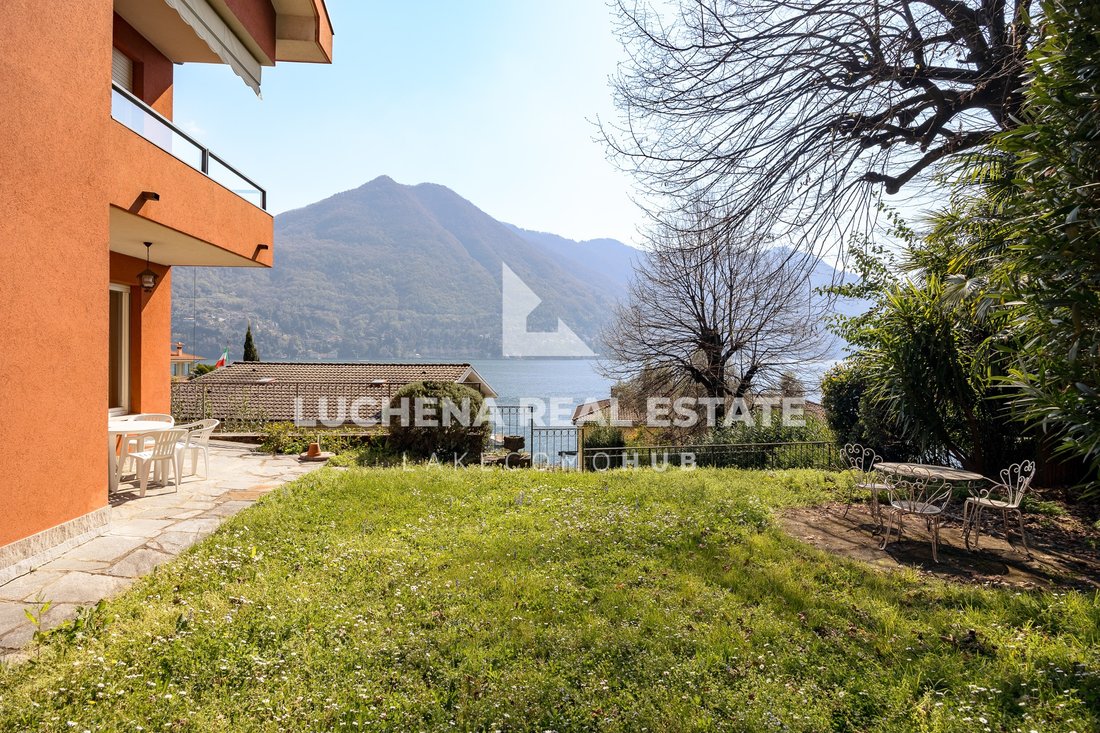 Apartment in Moltrasio, Lombardy, Italy 1 - 17712246