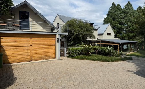 House in Nottingham Road, Indlovu DC, South Africa 1