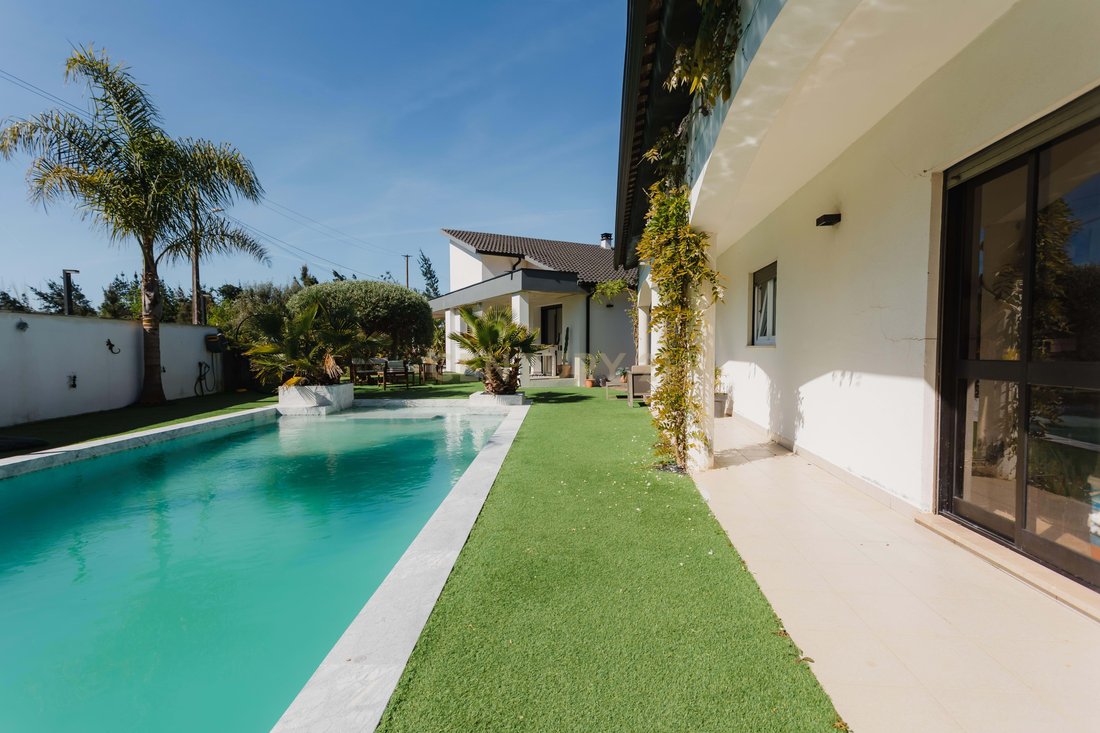 Villa in Guia, Ilha e Mata Mourisca, Leiria District, Portugal 3 - 17710869