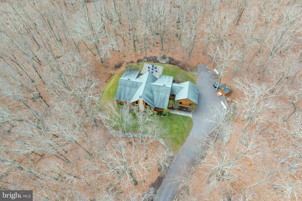 House in Hemlock Farms, Pennsylvania, United States 3 - 14950217