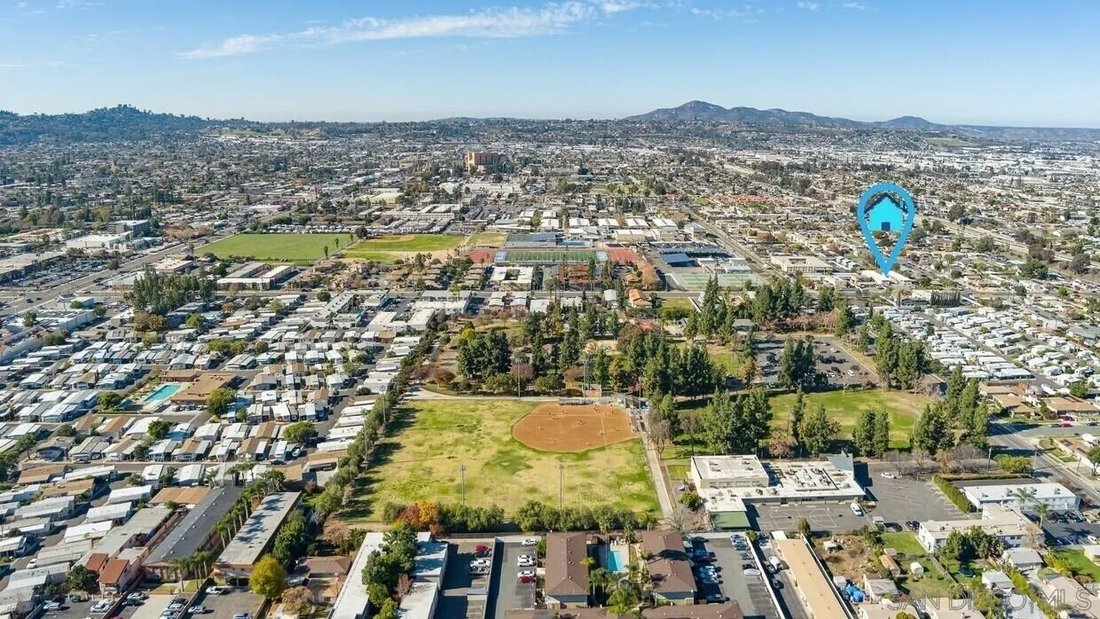 El Cajon, California, United States 3 - 17717871