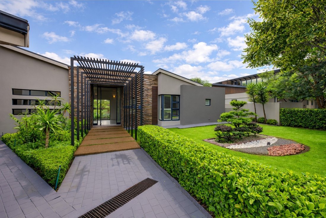 House in Sandton, Gauteng, South Africa 2 - 17705563