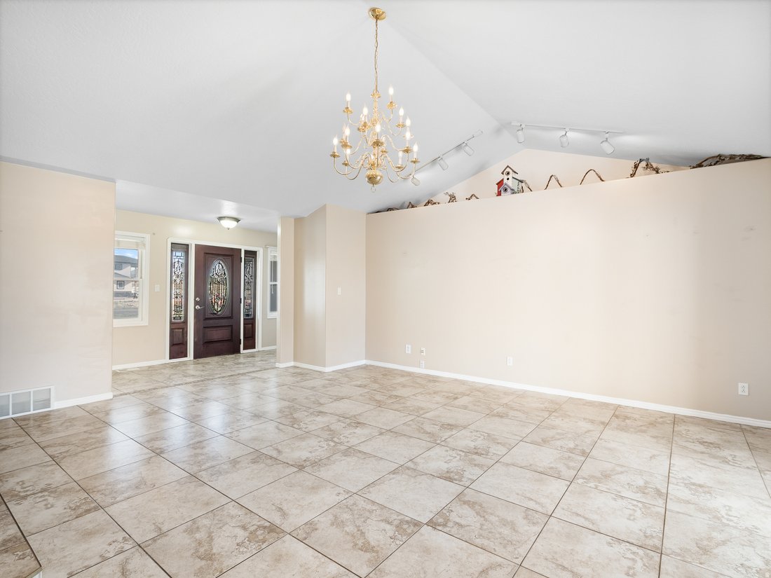 House in Erda, Utah, United States 4 - 17703669