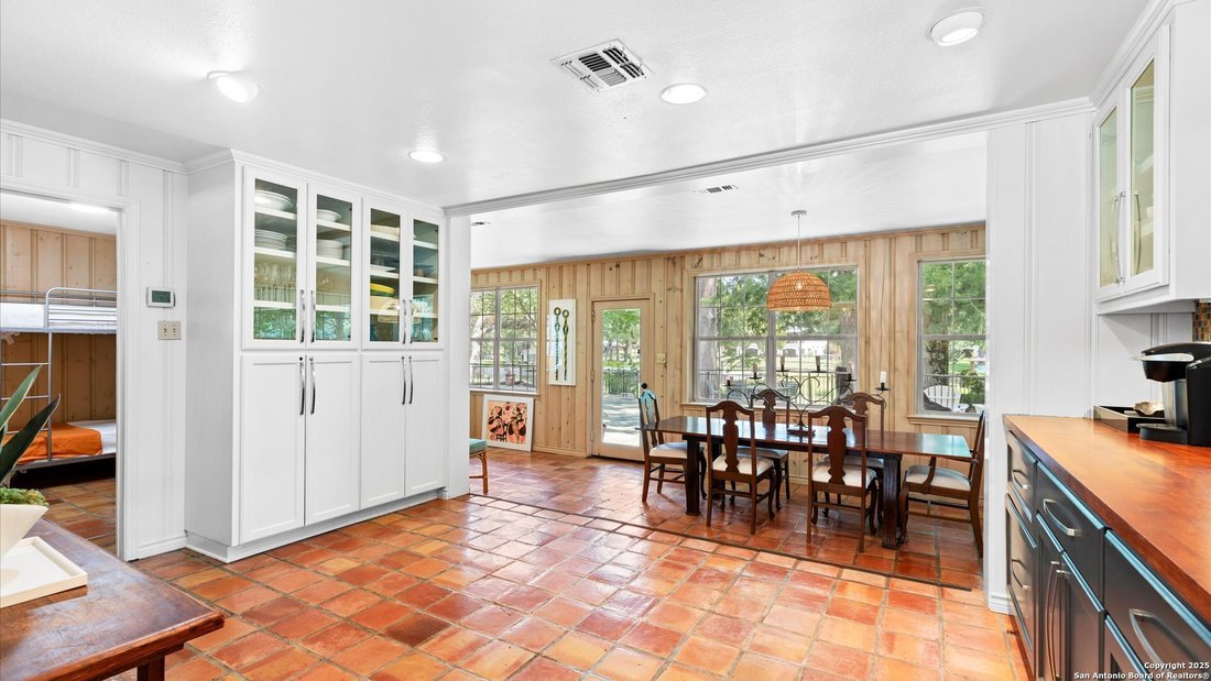 House in McQueeney, Texas, United States 3 - 17708837