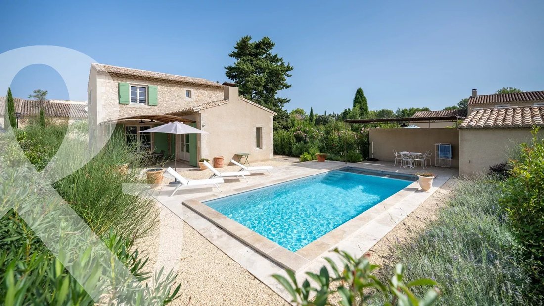 House in Eygalières, Provence-Alpes-Côte d'Azur, France 1 - 17705032
