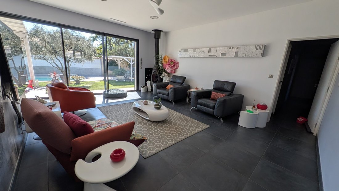 Villa in Hôtel de Ville, Morieres-les-Avignon, France 5 - 17709807