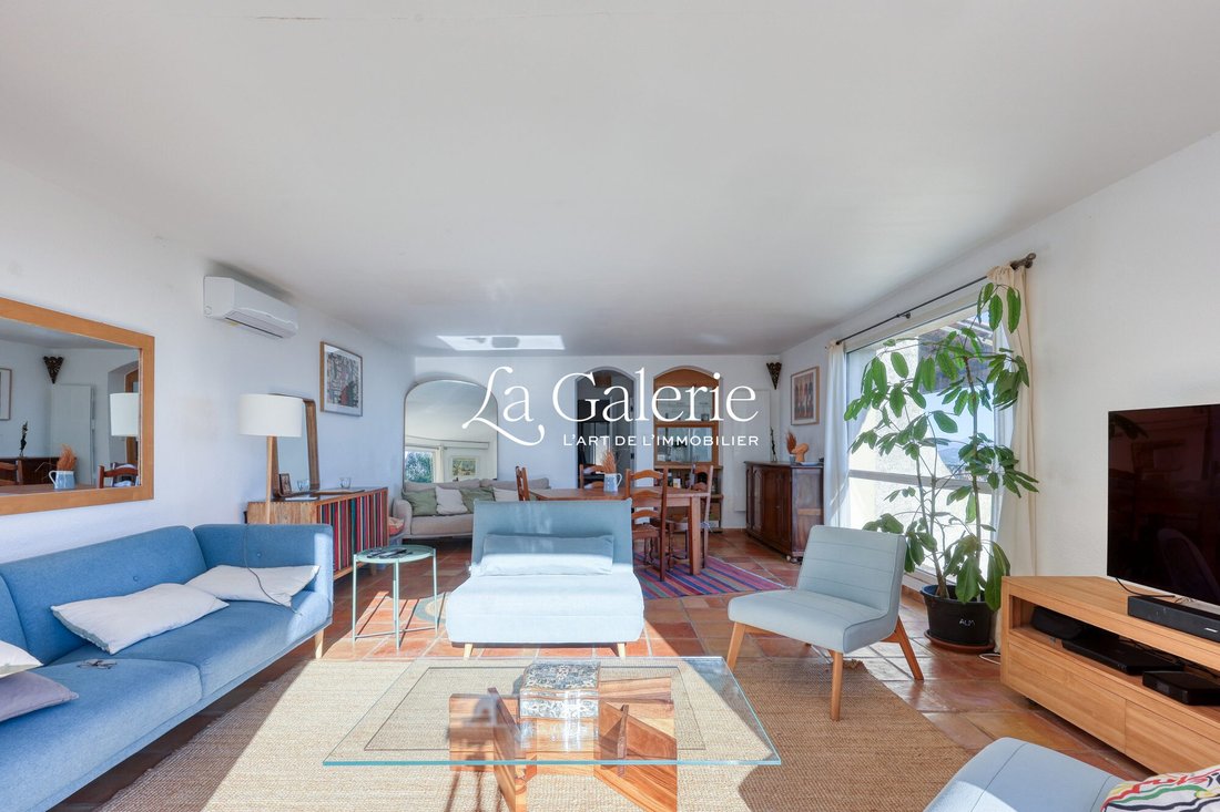Villa in Hyeres, Provence-Alpes-Côte d'Azur, France 4 - 17709779