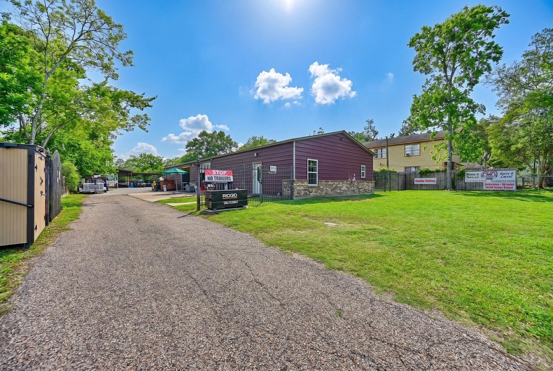 House in Sealy, Texas, United States 5 - 17717052