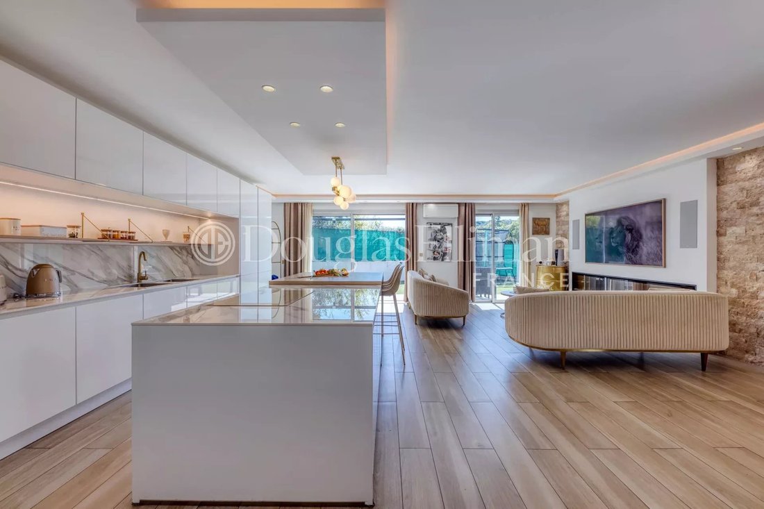 House in Croix des Gardes, Cannes, France 3 - 17704850