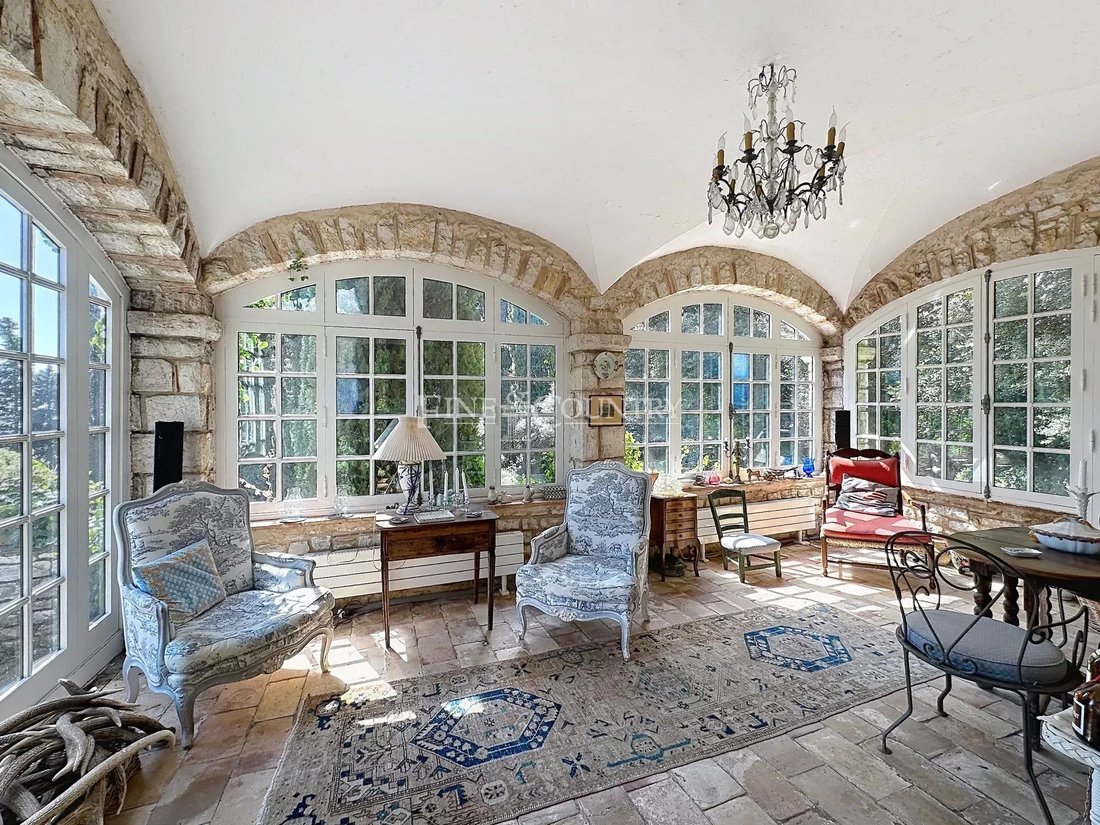 Villa in Tourrettes-sur-Loup, Provence-Alpes-Côte d'Azur, France 3 - 17714016