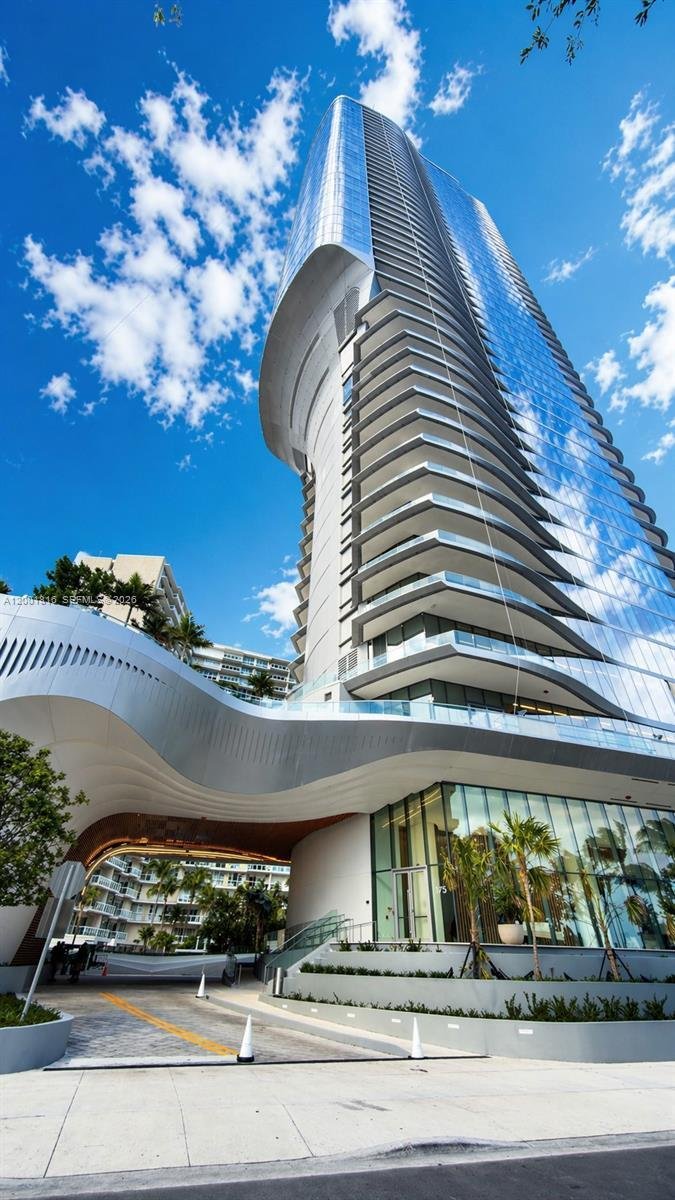 Condo in Miami, Florida, United States 1 - 17703601