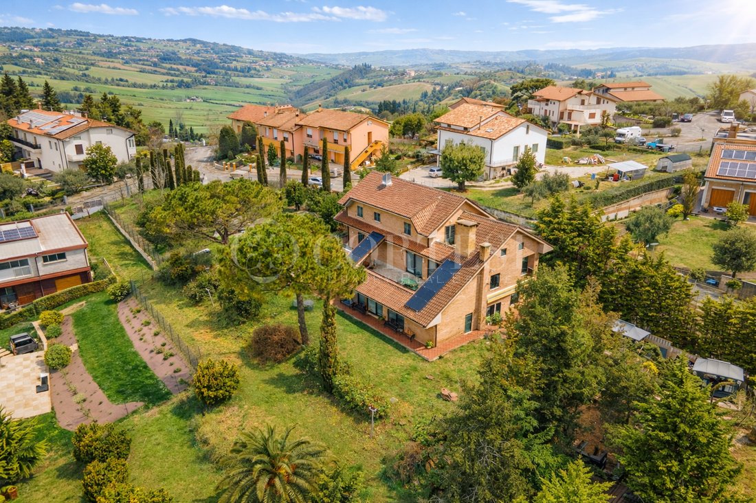 Villa in Terre Roveresche, Marche, Italy 1 - 17702825