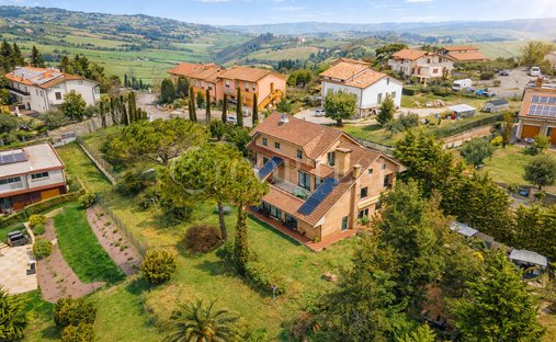 Villa a Terre Roveresche, Marche, Italia 1