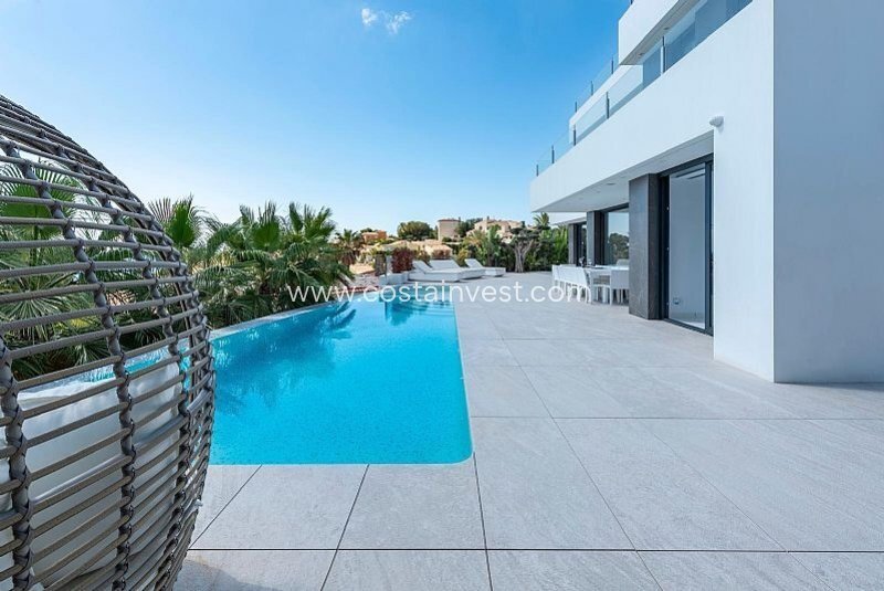 Villa in Calp / Calpe, Valencian Community, Spain 2 - 17695094