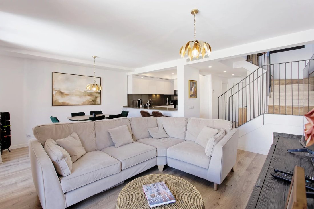 Apartment in Eixample, Barcelona, Spain 1 - 17708781