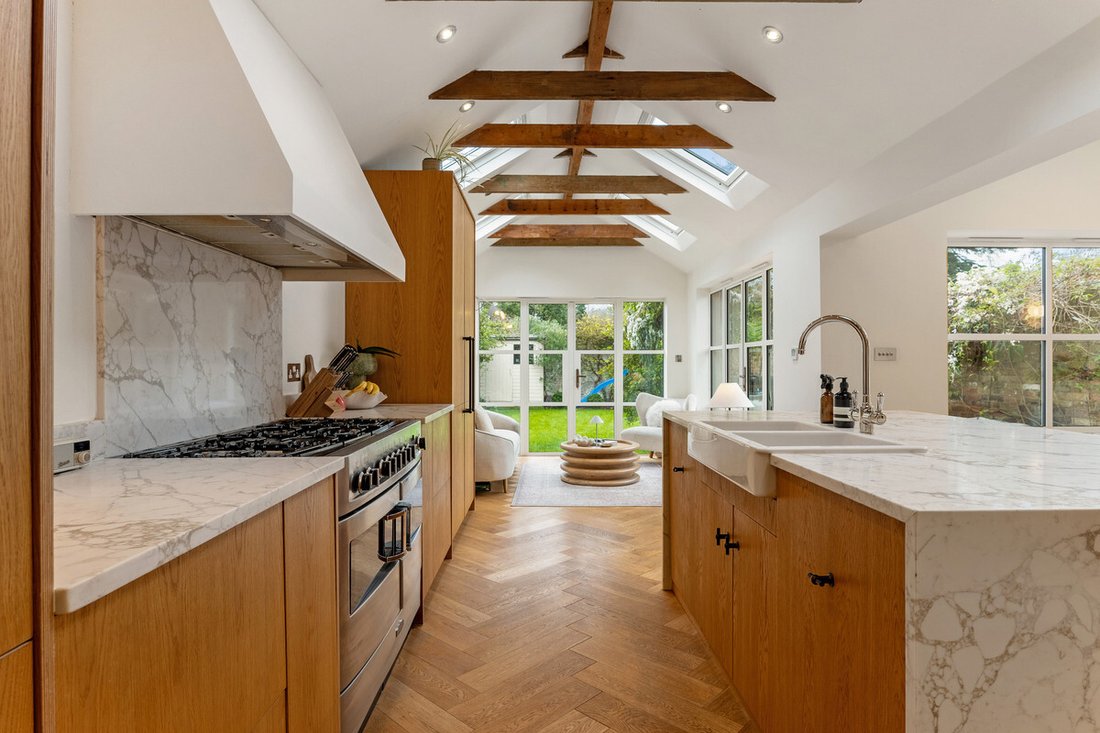 House in Datchet, England 2 - 17710526