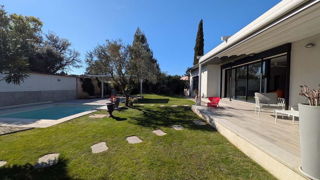 Villa in Hôtel de Ville, Morieres-les-Avignon, France 2 - 17709807