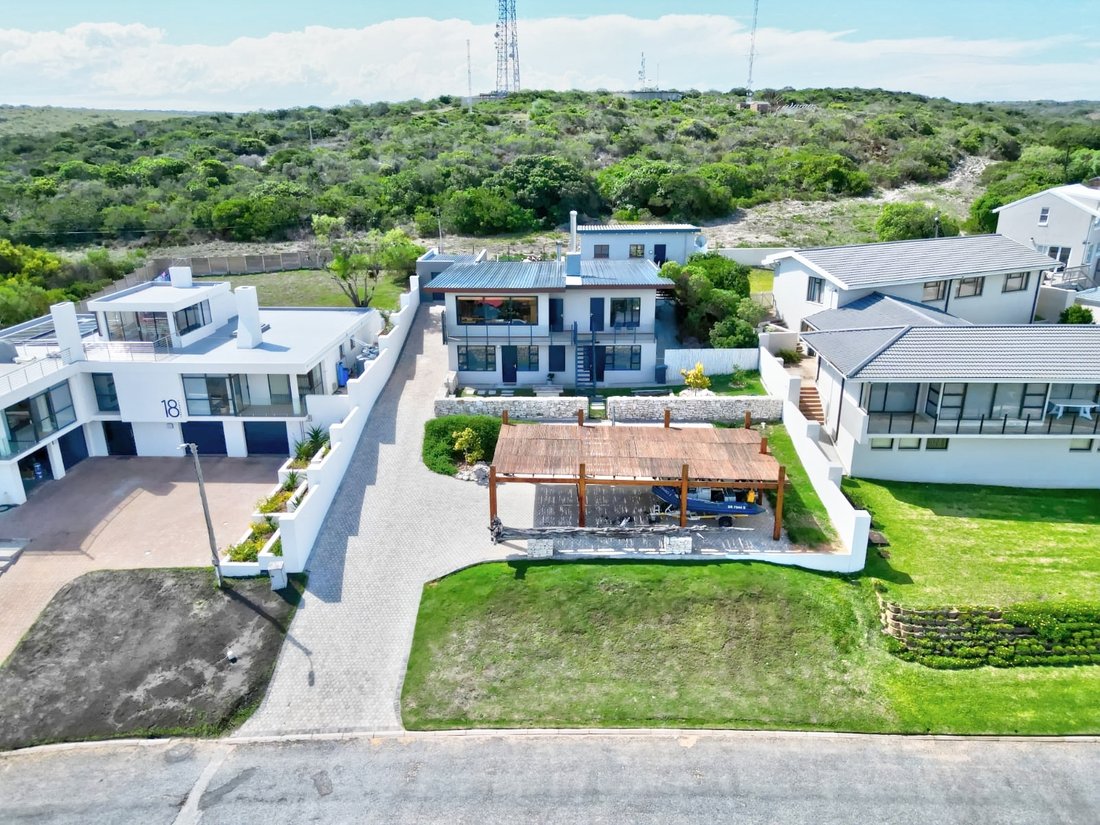 House in Still Bay West, Western Cape, South Africa 1 - 17705574