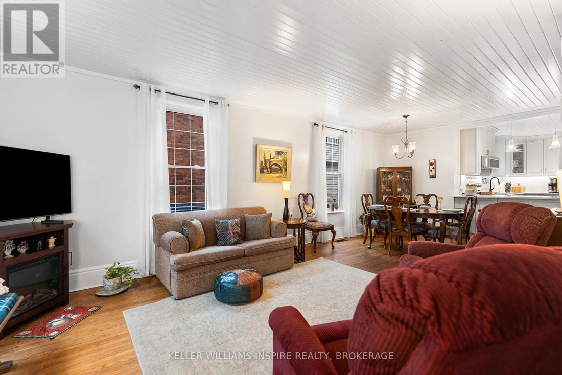 House in Gananoque, Ontario, Canada 5 - 17705345