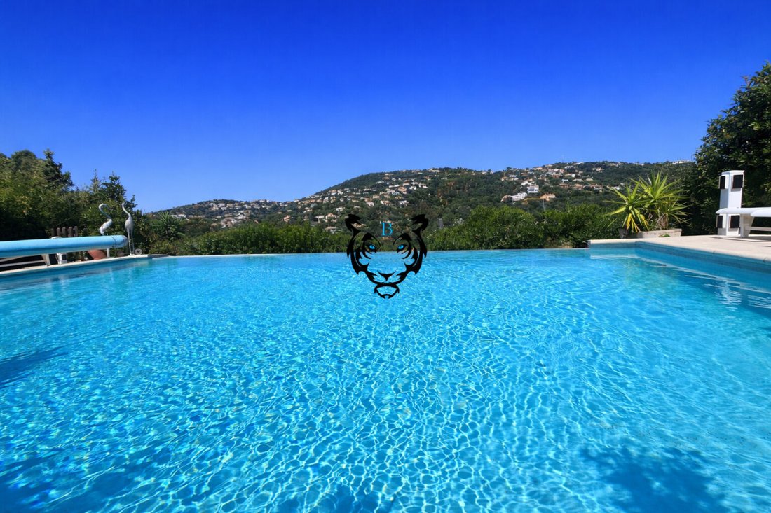 House in Ecarts, Roquebrune-sur-Argens, France 1 - 15924129