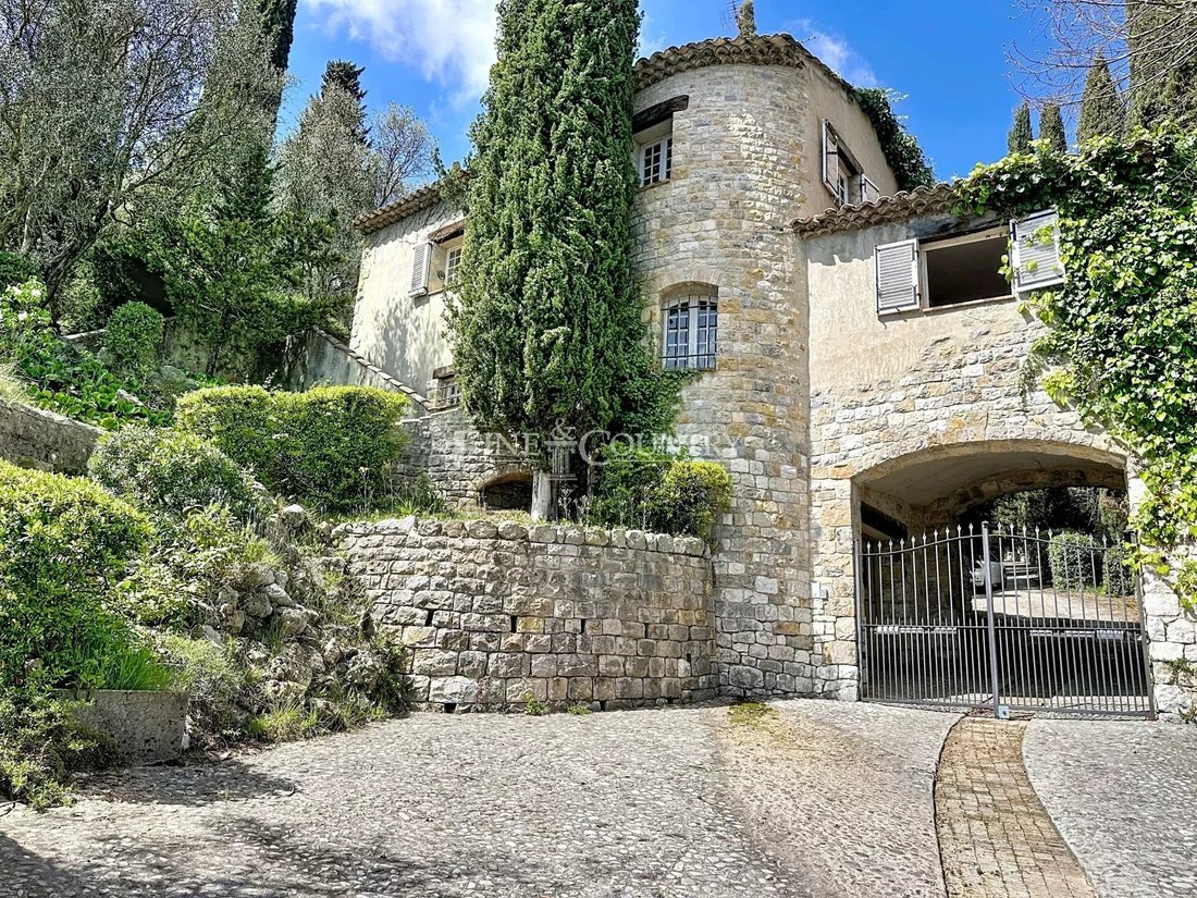 Villa in Tourrettes-sur-Loup, Provence-Alpes-Côte d'Azur, France 1 - 17714016