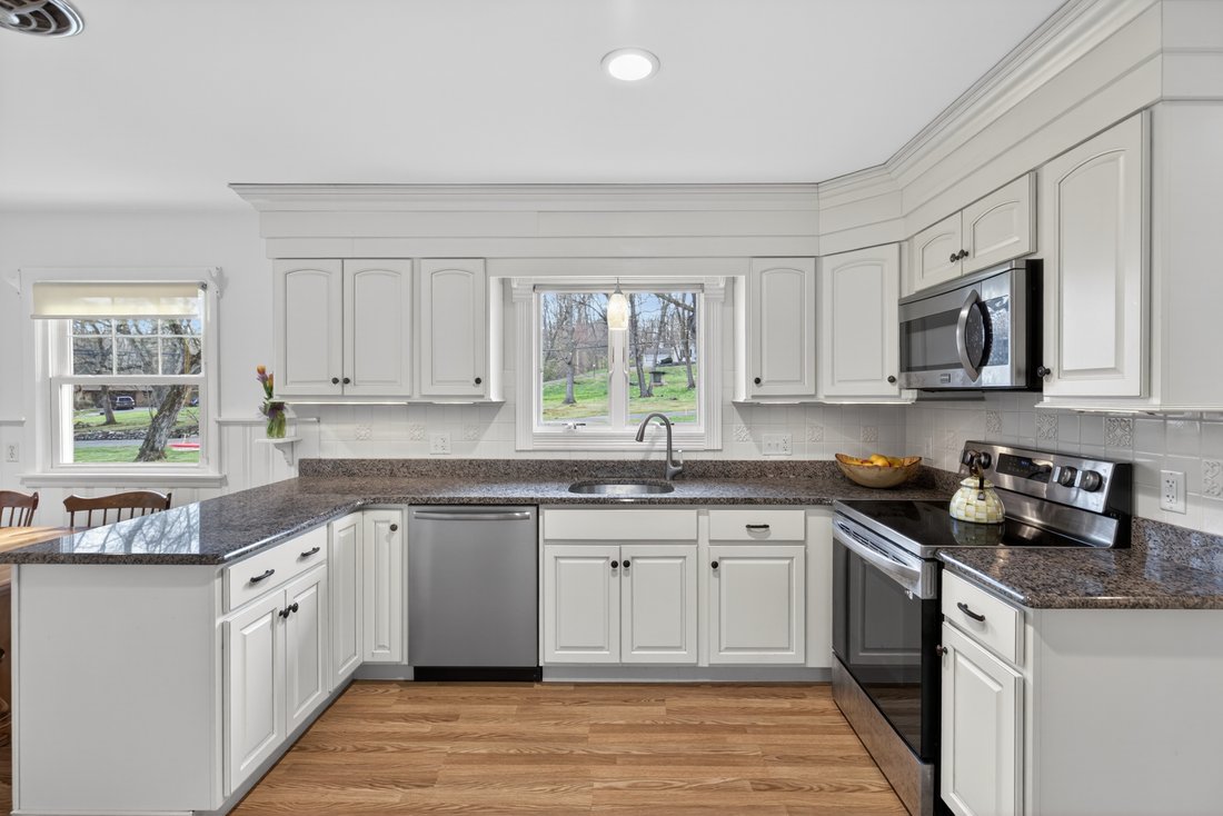 House in Woodbridge, Connecticut, United States 3 - 17702818