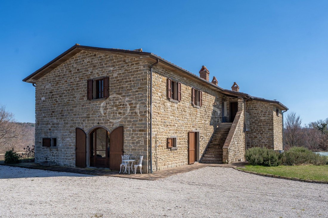 Villa in Pietralunga, Umbria, Italy 2 - 17702857