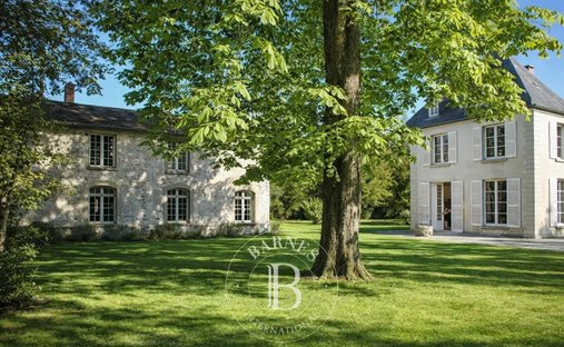 Estate in Lumigny-Nesles-Ormeaux, Ile-de-France, France 1