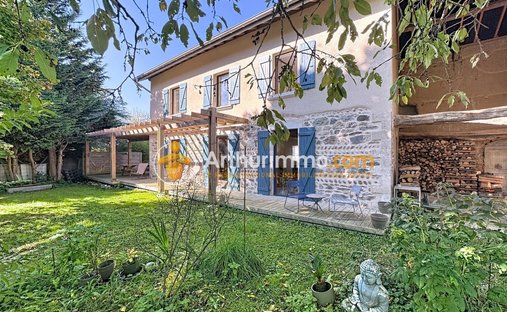 House in Four, Auvergne-Rhône-Alpes, France 1