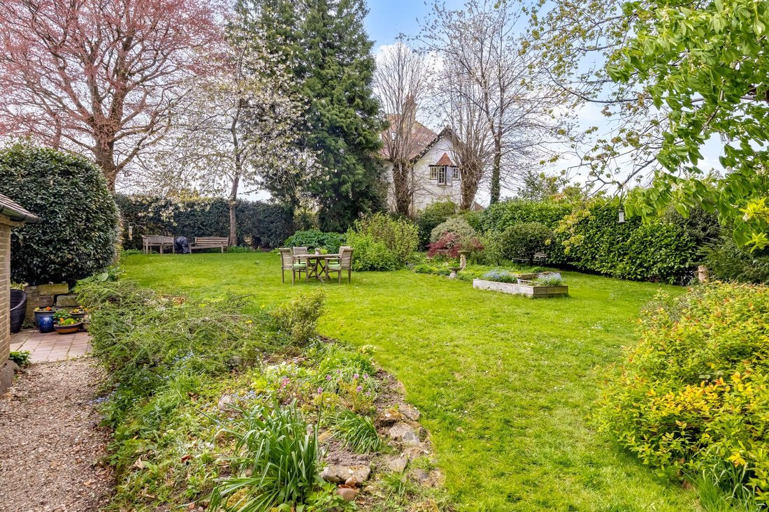 House in Crowborough, England 3 - 17704679