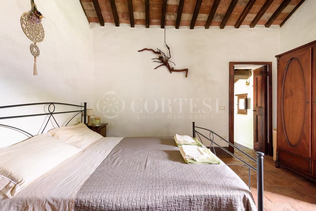 Villa in Monte Santa Maria Tiberina, Umbria, Italy 4 - 17702899