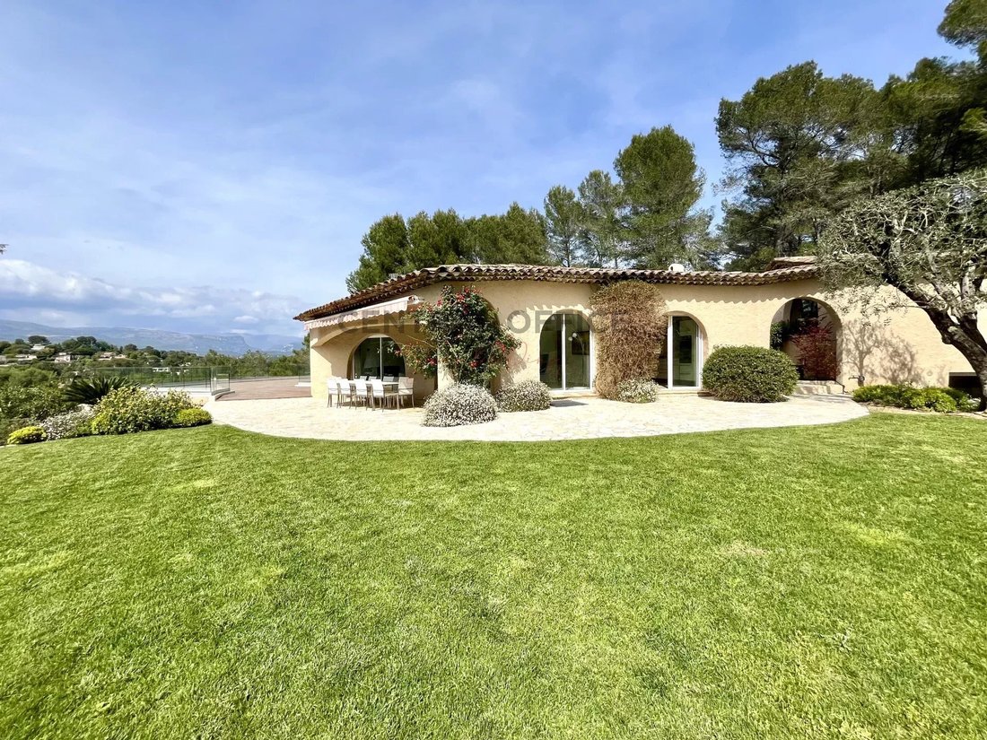 Villa in Mougins, Provence-Alpes-Côte d'Azur, France 4 - 17704797