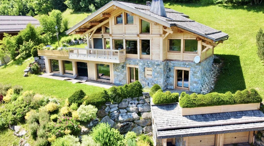 Chalet in Le Grand-Bornand, Auvergne-Rhône-Alpes, France 1 - 15906285